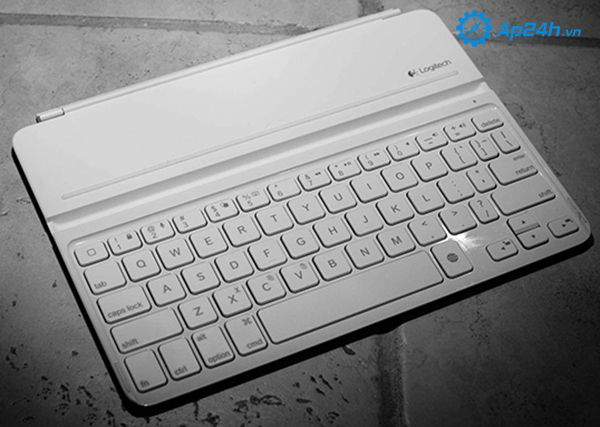 Hình ảnh chiếc bàn phím rời Macbook Ultrathin Keyboard Cover 